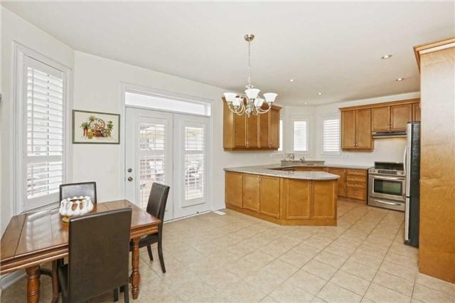 8 Lonetree Crt, House detached with 4 bedrooms, 4 bathrooms and 6 parking in Brampton ON | Image 7