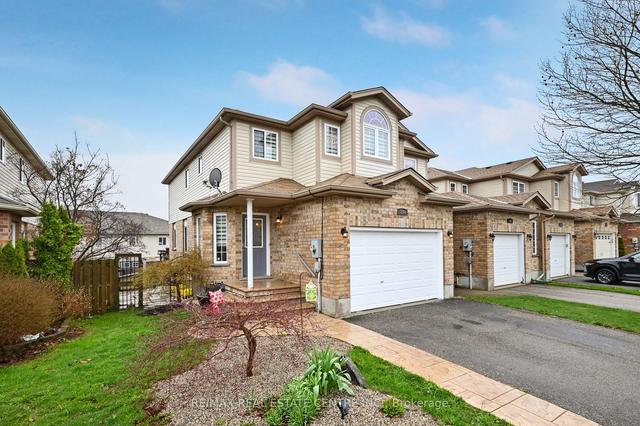 192 Severn Dr, House attached with 3 bedrooms, 3 bathrooms and 4 parking in Guelph ON | Image 12