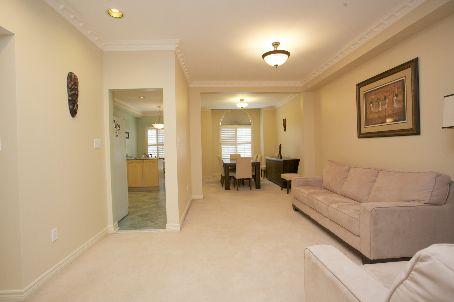 02 - 190 Harding Blvd W, Townhouse with 3 bedrooms, 3 bathrooms and 1 parking in Richmond Hill ON | Image 2
