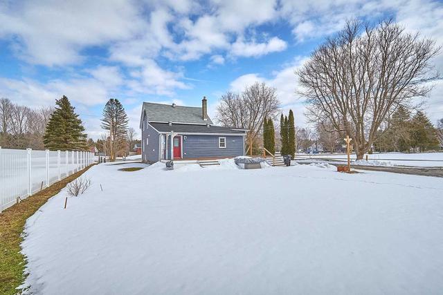 450 Cedar Point Rd, House detached with 3 bedrooms, 1 bathrooms and 16 parking in Tiny ON | Image 8