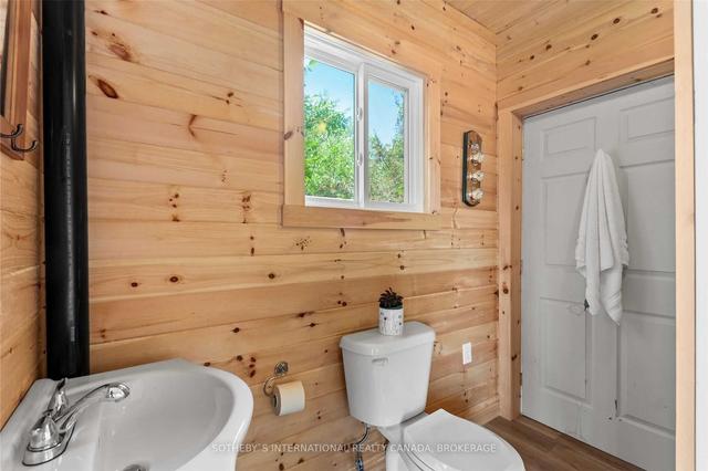 2 Island 20/Sawdust, House detached with 2 bedrooms, 1 bathrooms and 6 parking in Georgian Bay ON | Image 8