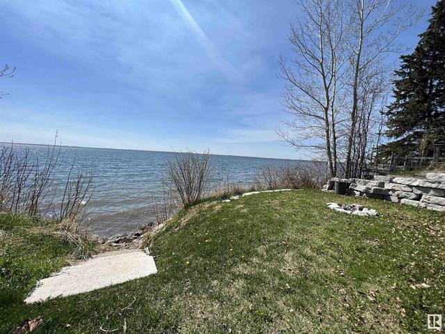 34 Lakeshore Dr, House detached with 3 bedrooms, 1 bathrooms and null parking in Sundance Beach AB | Image 36