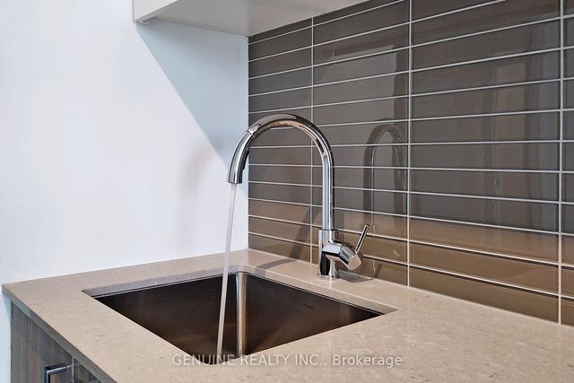 615 - 1787 St. Clair Ave W, Condo with 2 bedrooms, 1 bathrooms and 0 parking in Toronto ON | Image 5