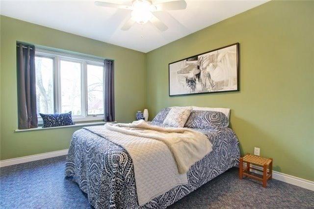 111 Parklea Dr, House detached with 3 bedrooms, 4 bathrooms and 6 parking in Toronto ON | Image 7