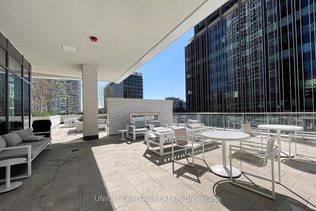 3509 - 2221 Yonge St, Condo with 2 bedrooms, 2 bathrooms and 1 parking in Toronto ON | Image 11