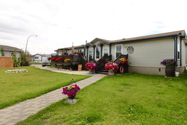 9018 87 Avenue, House detached with 3 bedrooms, 2 bathrooms and 1 parking in Grande Prairie AB | Image 3