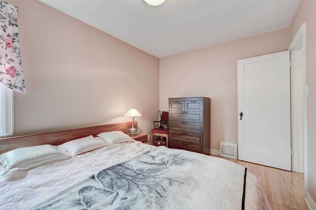 80 Murrie St, House detached with 2 bedrooms, 2 bathrooms and 3 parking in Toronto ON | Image 7