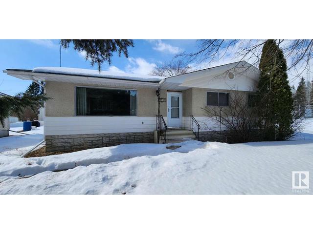 5224 50 St, House detached with 4 bedrooms, 1 bathrooms and null parking in Vilna AB | Image 1