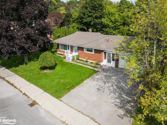 410 16th Street W, House detached with 2 bedrooms, 1 bathrooms and 5 parking in Owen Sound ON | Image 1