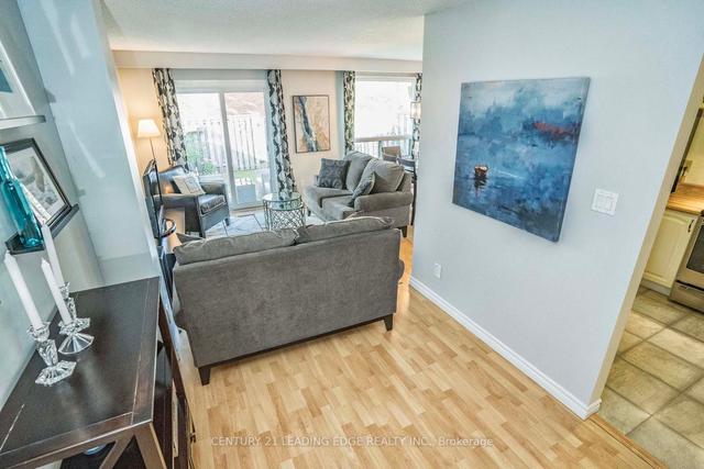 68 - 68 Foster Cres, Townhouse with 3 bedrooms, 2 bathrooms and 2 parking in Brampton ON | Image 4