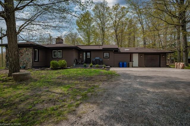 14 Leanne Avenue, House detached with 3 bedrooms, 1 bathrooms and null parking in Otonabee South Monaghan ON | Image 1