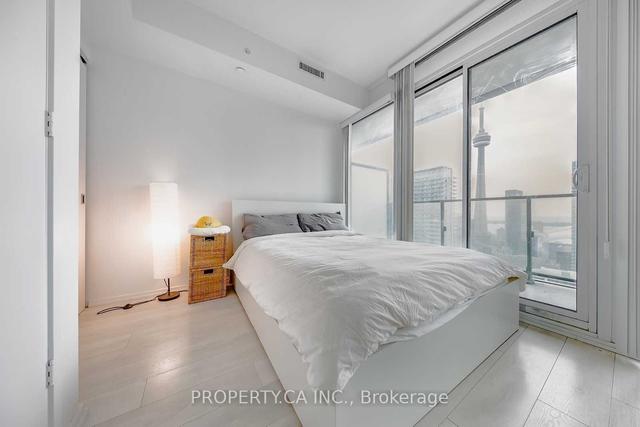 3410 - 125 Peter St, Condo with 1 bedrooms, 1 bathrooms and 0 parking in Toronto ON | Image 1