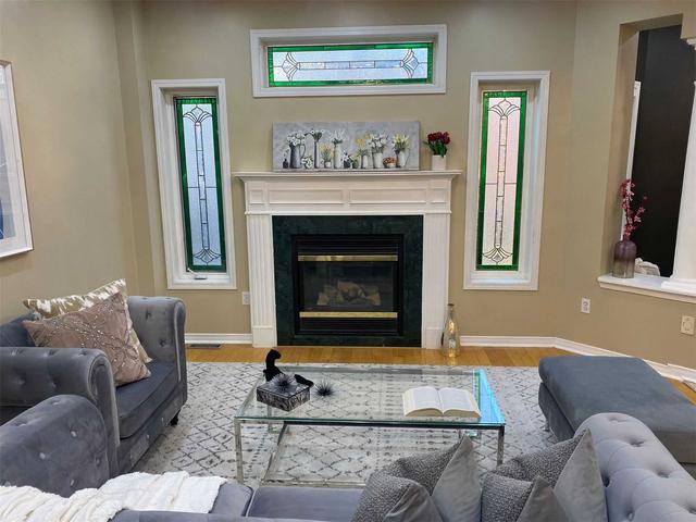 1193 Meadowgrove Crt, House semidetached with 3 bedrooms, 3 bathrooms and 3 parking in Mississauga ON | Image 16
