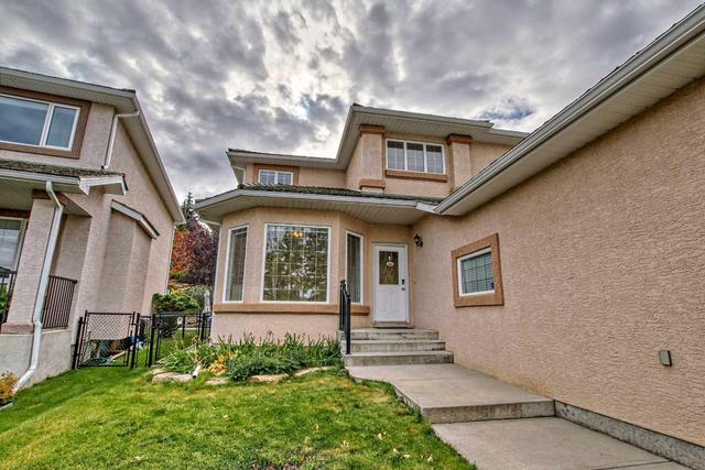113 Edgebrook Grove Nw, House detached with 6 bedrooms, 4 bathrooms and 4 parking in Calgary AB | Image 2