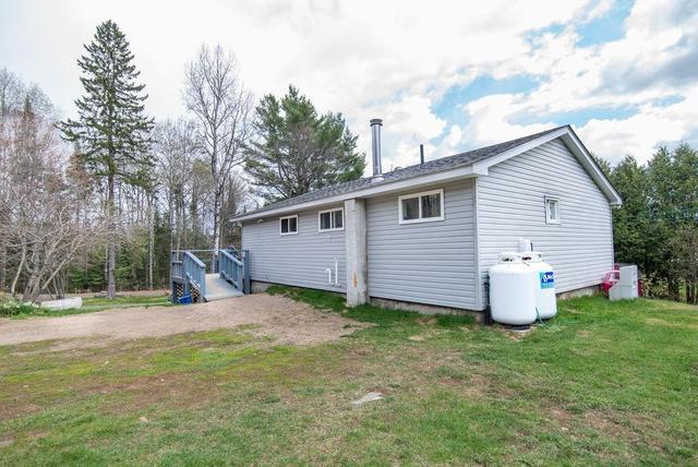 102 Algonquin Street, House detached with 2 bedrooms, 1 bathrooms and 8 parking in South Algonquin ON | Image 9