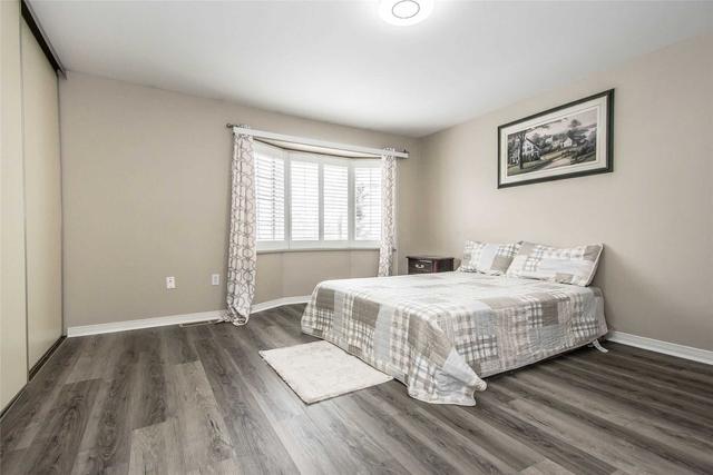 235 Saginaw Pkwy, Townhouse with 3 bedrooms, 2 bathrooms and 1 parking in Cambridge ON | Image 17