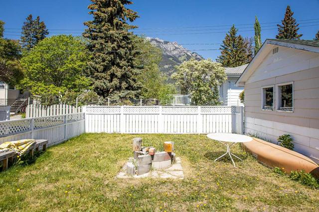 329 Big Horn Street, House detached with 5 bedrooms, 3 bathrooms and 6 parking in Banff AB | Image 16