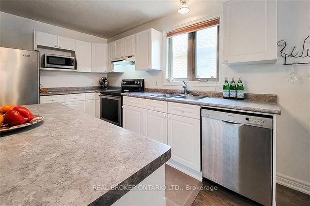 23 - 25 Cobden Crt, Townhouse with 3 bedrooms, 2 bathrooms and 2 parking in Brantford ON | Image 37