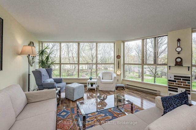 203 - 24 Marilyn Dr, Condo with 3 bedrooms, 2 bathrooms and 1 parking in Guelph ON | Image 1