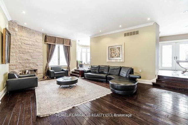 300 Woodland Acres Cres, House detached with 9 bedrooms, 10 bathrooms and 16 parking in Vaughan ON | Image 39