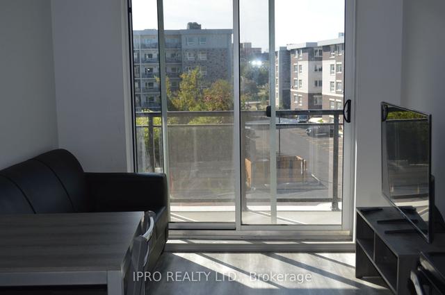 g410 - 275 Larch St, Condo with 2 bedrooms, 2 bathrooms and 0 parking in Waterloo ON | Image 4