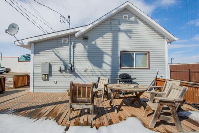 9905 99 Avenue, House detached with 1 bedrooms, 1 bathrooms and 2 parking in Sexsmith AB | Image 4