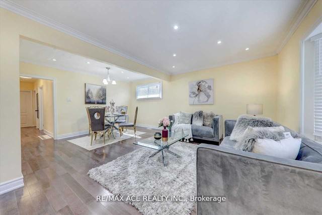 31 Benlight Cres, House detached with 3 bedrooms, 4 bathrooms and 6 parking in Toronto ON | Image 40