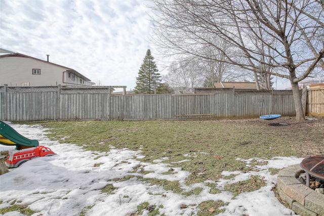 19 Roberts Cres, House semidetached with 3 bedrooms, 2 bathrooms and 5 parking in Kitchener ON | Image 27