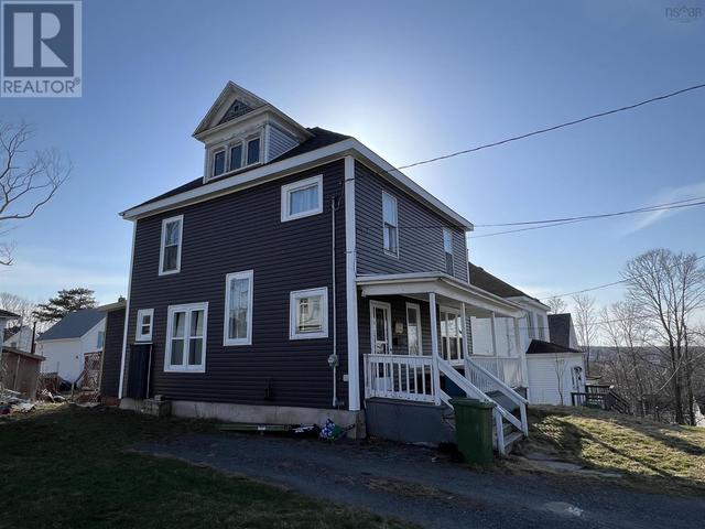 254 Poplar Street, House detached with 4 bedrooms, 1 bathrooms and null parking in New Glasgow NS | Image 2