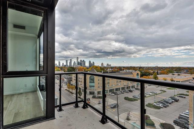 715 - 7 Smith Cres, Condo with 2 bedrooms, 1 bathrooms and 1 parking in Toronto ON | Image 16