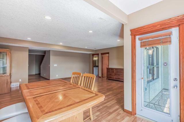 37 Val Gardena View Sw, House detached with 4 bedrooms, 3 bathrooms and 4 parking in Calgary AB | Image 30