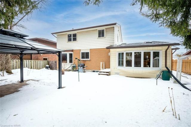 93 Hillview Drive, House detached with 3 bedrooms, 1 bathrooms and null parking in Wilmot ON | Image 24
