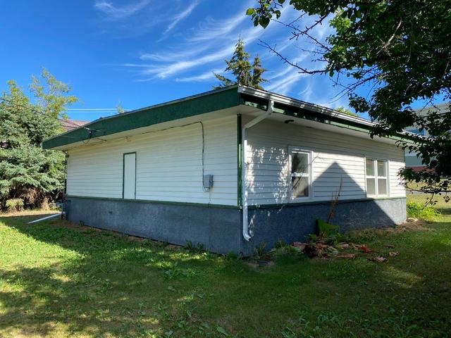 1017 4 Avenue, House detached with 2 bedrooms, 1 bathrooms and 2 parking in Beaverlodge AB | Image 9