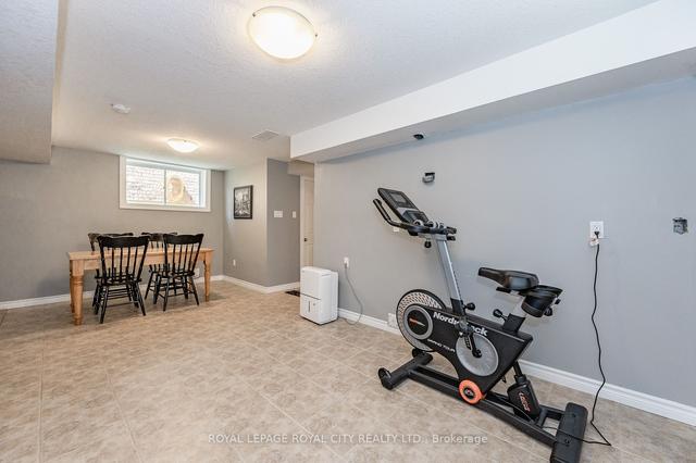 21 Penfold Dr, House detached with 4 bedrooms, 4 bathrooms and 3 parking in Guelph ON | Image 24