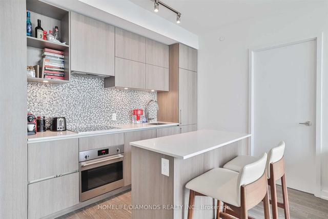 3302 - 1 Yorkville Ave, Condo with 2 bedrooms, 2 bathrooms and 1 parking in Toronto ON | Image 5