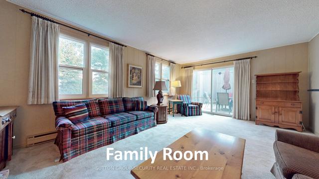 19 Mattice Rd, House detached with 4 bedrooms, 3 bathrooms and 5 parking in Toronto ON | Image 7