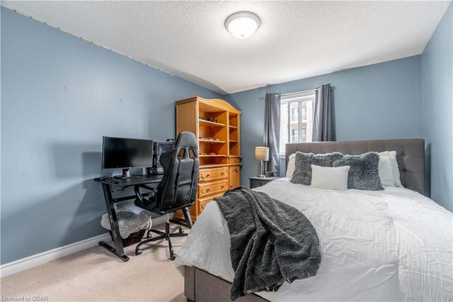 24 - 20 Shackleton Drive, House attached with 3 bedrooms, 2 bathrooms and 2 parking in Guelph ON | Image 17