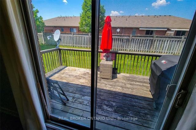 23 - 25 Cobden Crt, Townhouse with 3 bedrooms, 2 bathrooms and 2 parking in Brantford ON | Image 5
