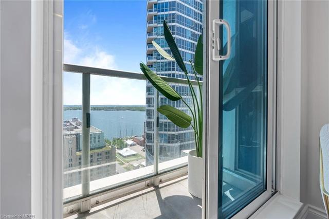 2410 - 8 York Street, House attached with 1 bedrooms, 2 bathrooms and null parking in Toronto ON | Image 10