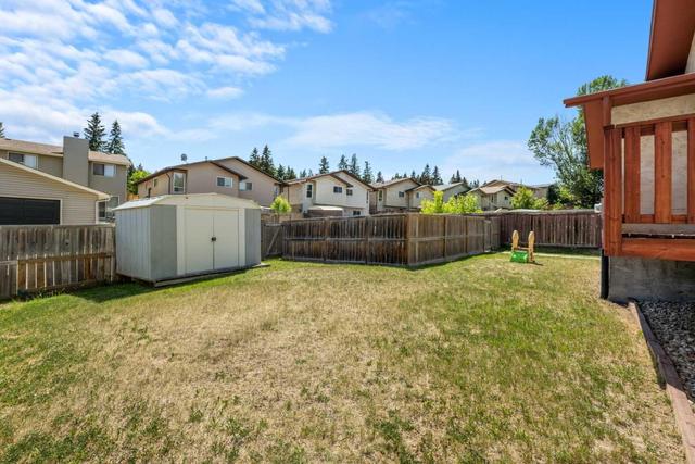 89/91 Bearberry Close Nw, House other with 6 bedrooms, 2 bathrooms and 2 parking in Calgary AB | Image 42