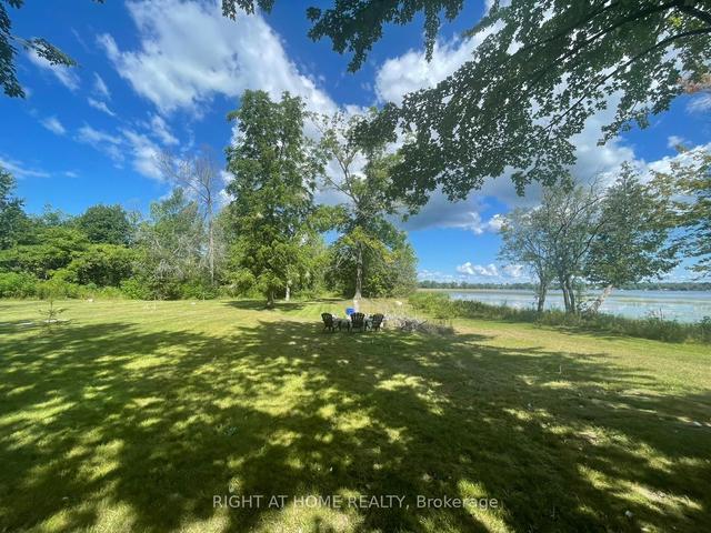 5614 County Rd 1 Rd N, House detached with 2 bedrooms, 1 bathrooms and 3 parking in Prince Edward County ON | Image 13