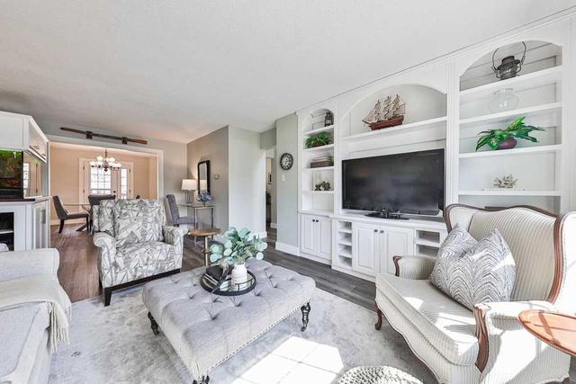 1214 Consort Cres, House detached with 3 bedrooms, 2 bathrooms and 3 parking in Burlington ON | Image 2