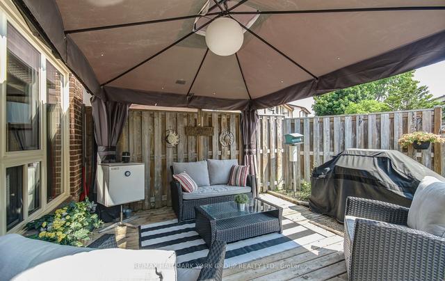 154 Baronwood Crt, Townhouse with 3 bedrooms, 2 bathrooms and 2 parking in Brampton ON | Image 17