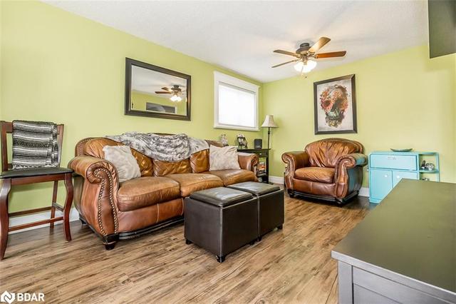 19 Sinclair Court, House detached with 3 bedrooms, 1 bathrooms and 3 parking in Barrie ON | Image 15