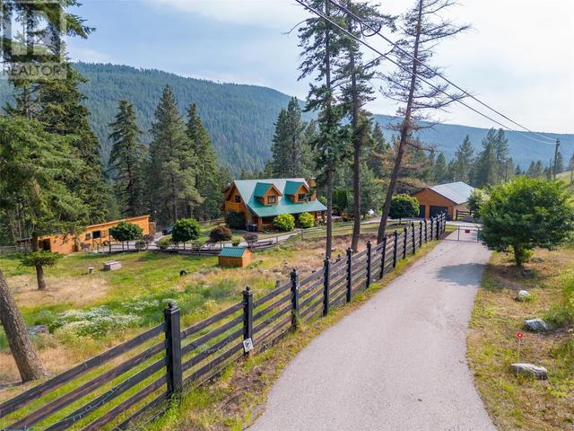 6741 Highway 33, E, House detached with 4 bedrooms, 2 bathrooms and 12 parking in Kelowna BC | Image 33