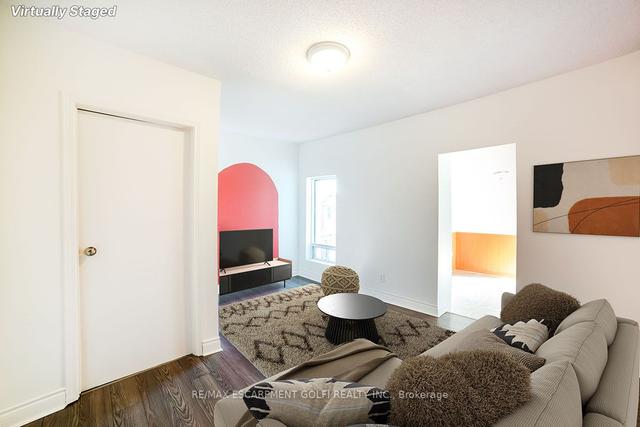 225 West Ave N, House detached with 2 bedrooms, 2 bathrooms and 3 parking in Hamilton ON | Image 2