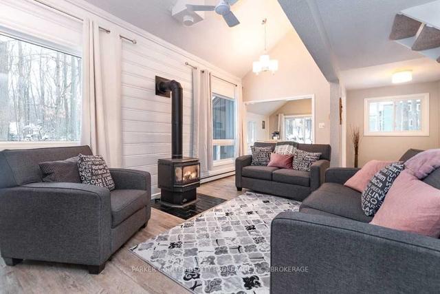 19 Slalom Dr, House detached with 2 bedrooms, 1 bathrooms and 2 parking in Oro Medonte ON | Image 5