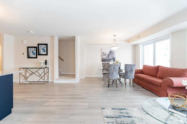 102 Progress Cres, Townhouse with 2 bedrooms, 3 bathrooms and 2 parking in Kitchener ON | Image 14