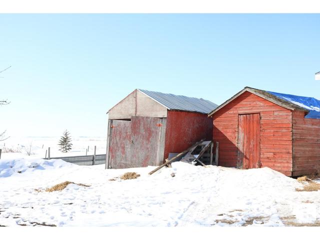 553010 Range Road 153, House detached with 2 bedrooms, 1 bathrooms and null parking in Two Hills County No. 21 AB | Image 20