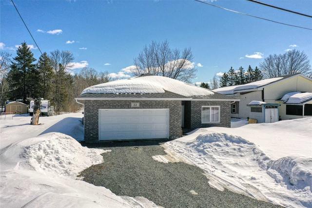 22 Gerard Ave, House detached with 3 bedrooms, 2 bathrooms and 4 parking in Greater Sudbury ON | Image 1
